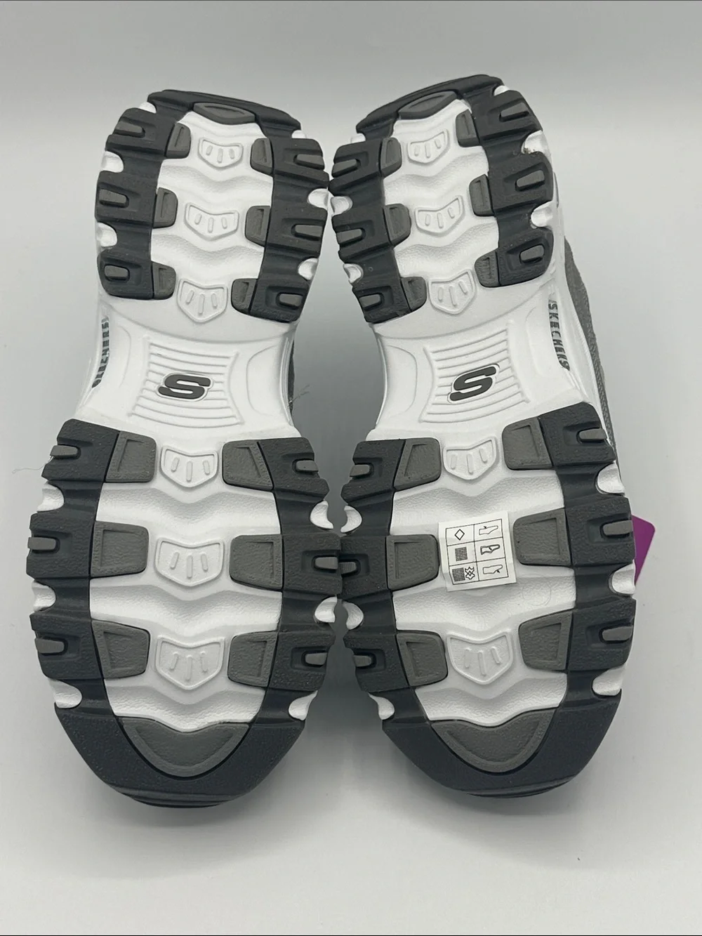 Skechers D'Lites Air-Cooled Memory Foam Walking Sneakers Size 7 NIB